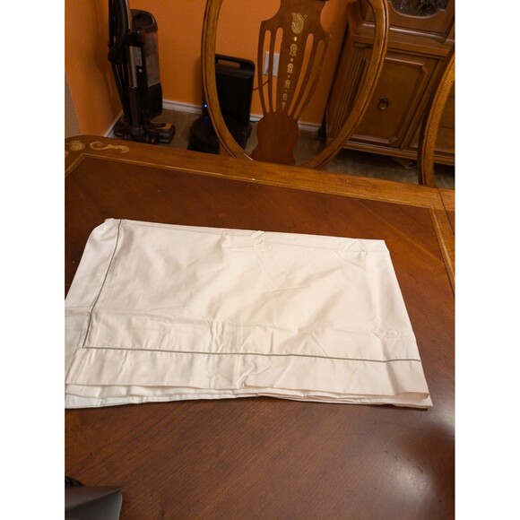 Hilton Hotel Pillowcase Sham White Sateen With Gray Stripe King Set 2 - Picture 3 of 15